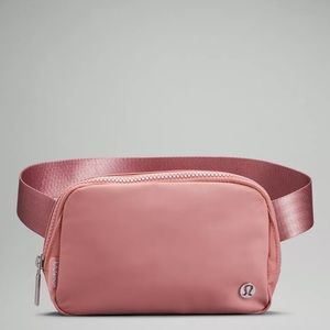 Lululemon Everywhere Belt Bag 1L
